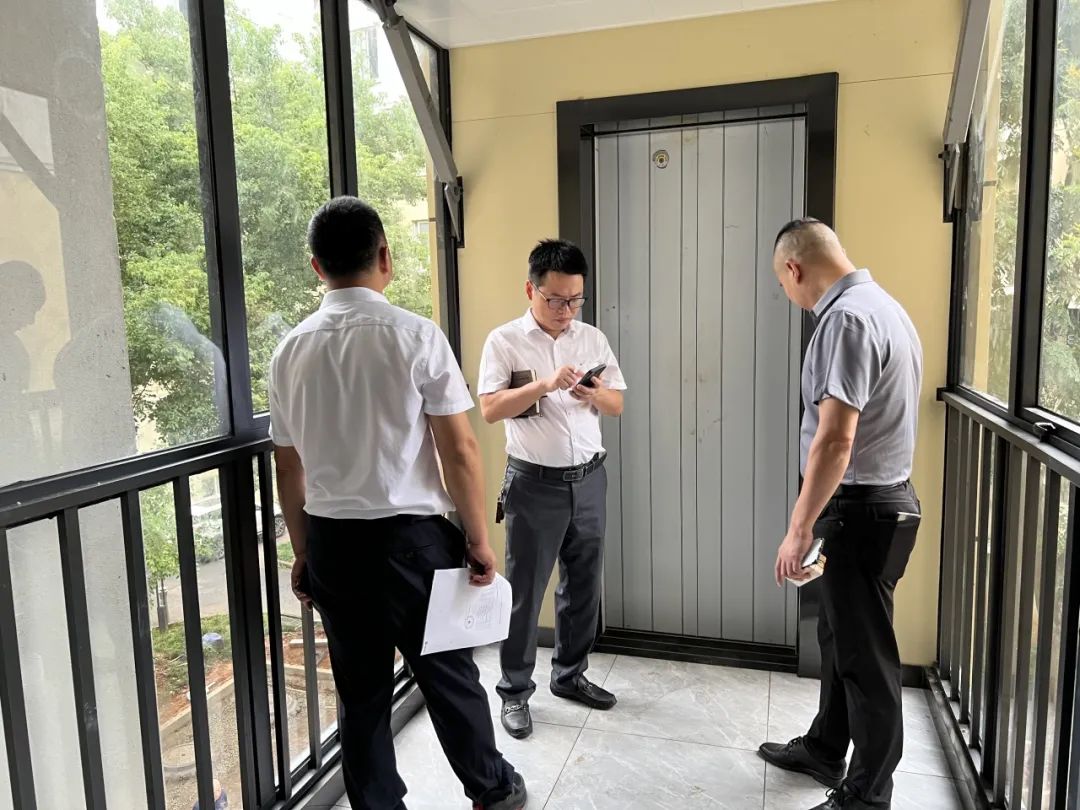 龙8国际电梯|完工：老楼旧梯换新梯，老小区加装电梯！